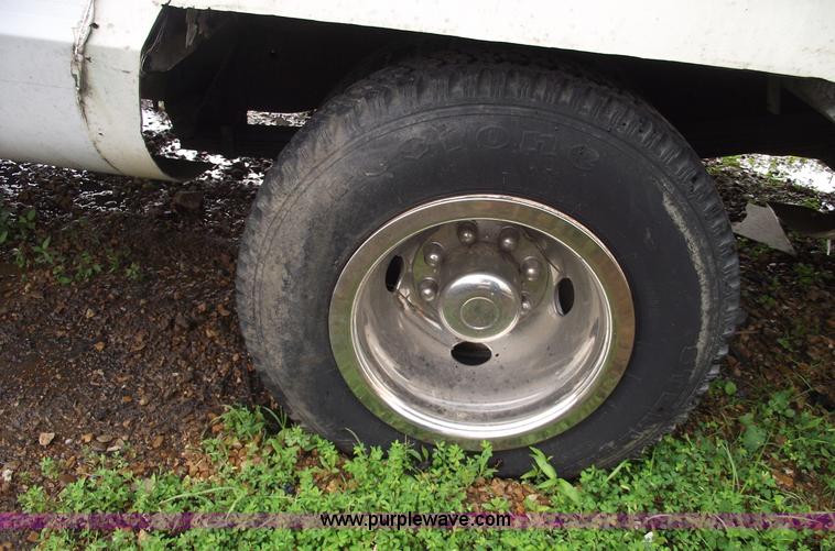 image for item 5413 1982 Ford E350 bus