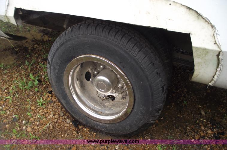 image for item 5413 1982 Ford E350 bus