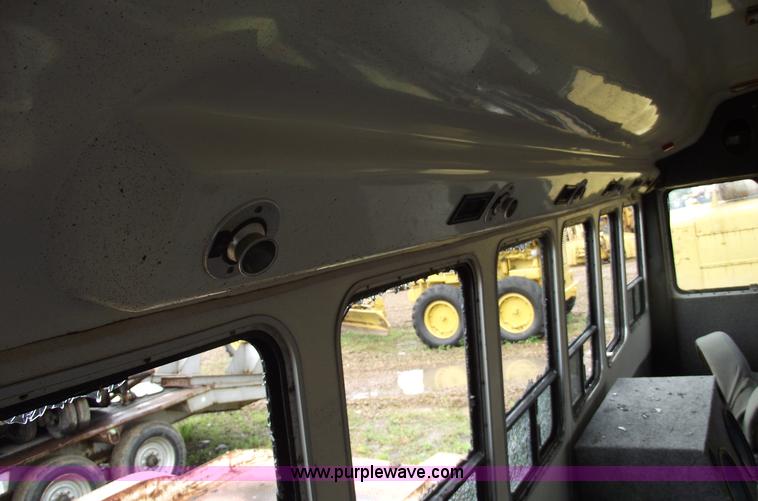 image for item 5413 1982 Ford E350 bus