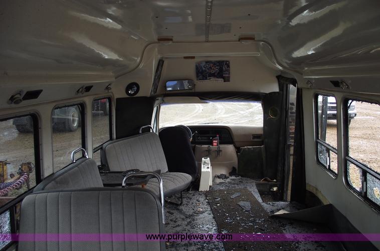 image for item 5413 1982 Ford E350 bus