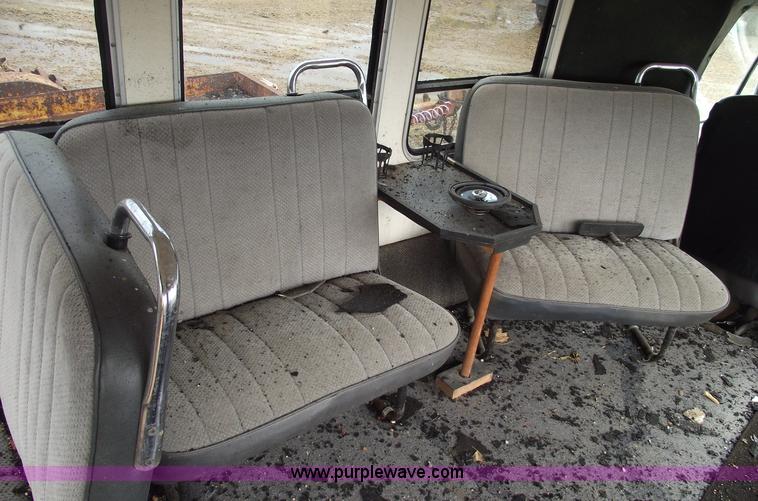 image for item 5413 1982 Ford E350 bus