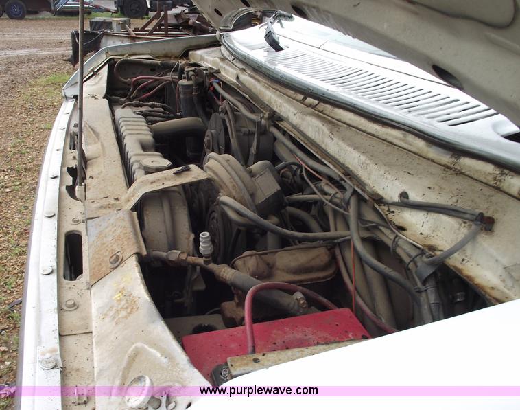 image for item 5413 1982 Ford E350 bus