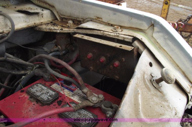 image for item 5413 1982 Ford E350 bus