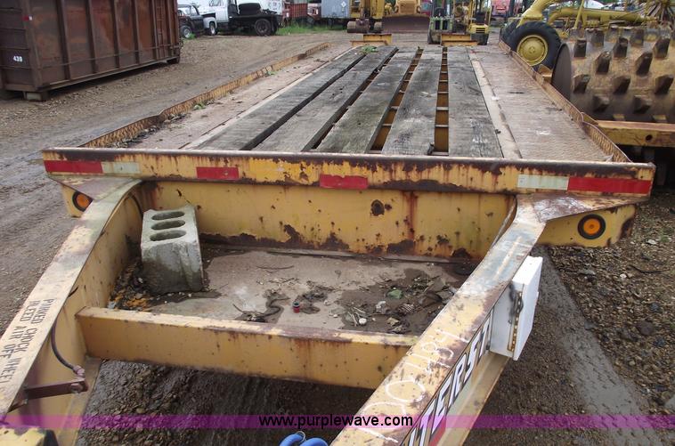 image for item 5419 1987 Interstate 16BST flatbed trailer