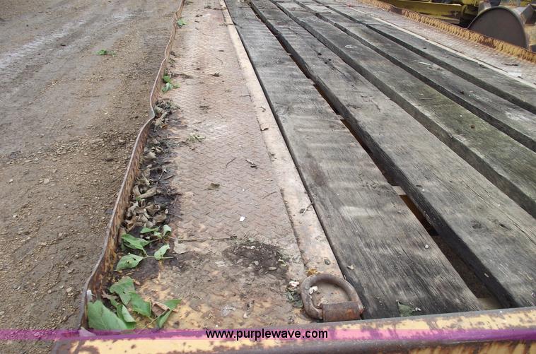 image for item 5419 1987 Interstate 16BST flatbed trailer