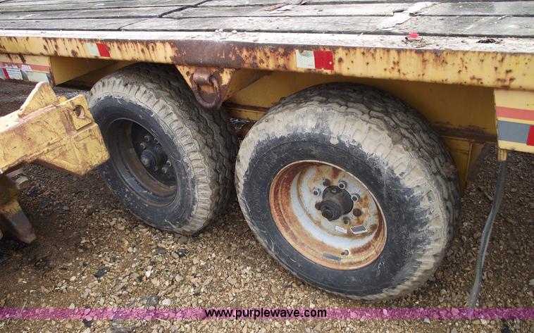 image for item 5419 1987 Interstate 16BST flatbed trailer