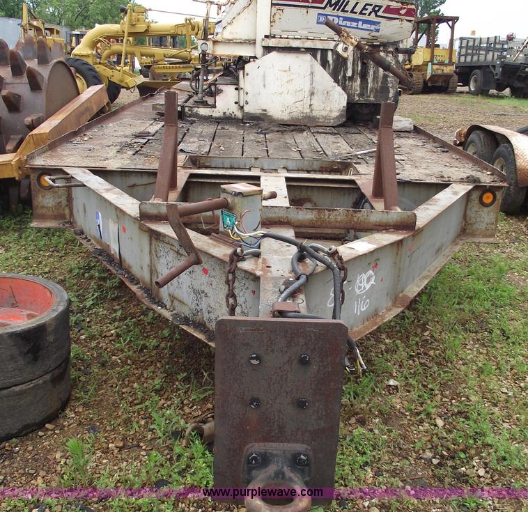 image for item 5420 1985 Interstate G16BST flatbed trailer