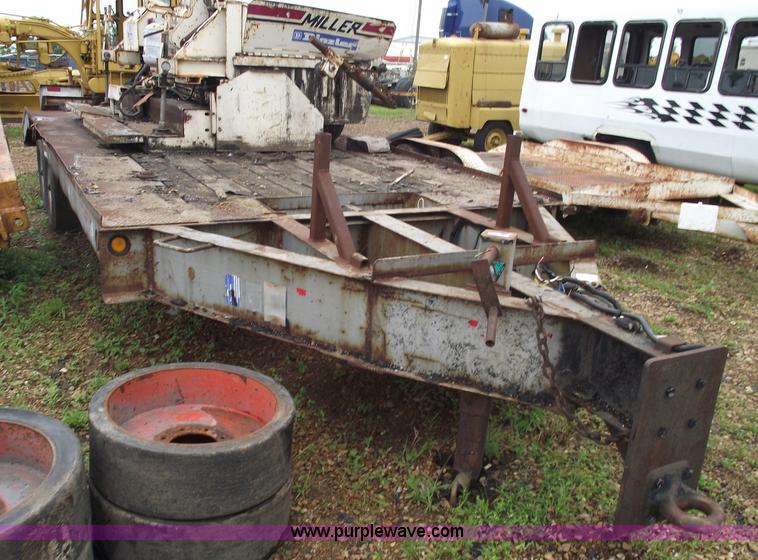 image for item 5420 1985 Interstate G16BST flatbed trailer