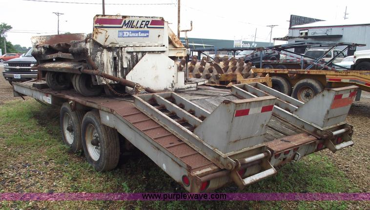image for item 5420 1985 Interstate G16BST flatbed trailer