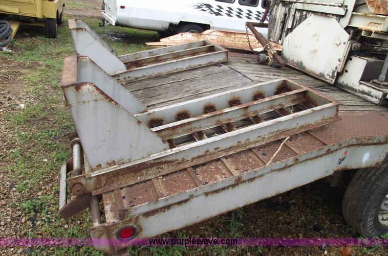 image for item 5420 1985 Interstate G16BST flatbed trailer