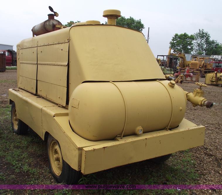 image for item 5421 Ingersoll Rand DR600 towable compressor