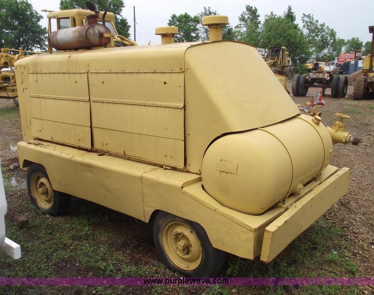 image for item 5421 Ingersoll Rand DR600 towable compressor