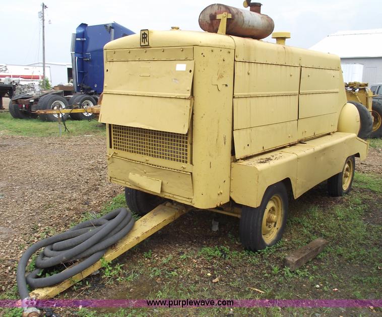 image for item 5421 Ingersoll Rand DR600 towable compressor