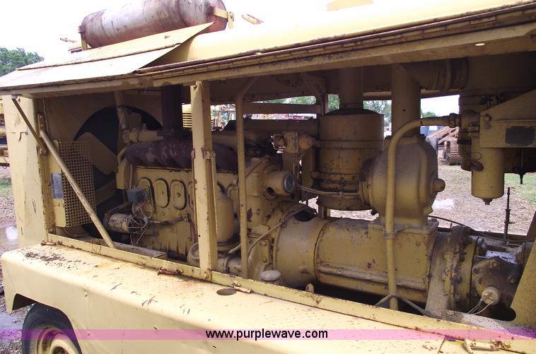 image for item 5421 Ingersoll Rand DR600 towable compressor