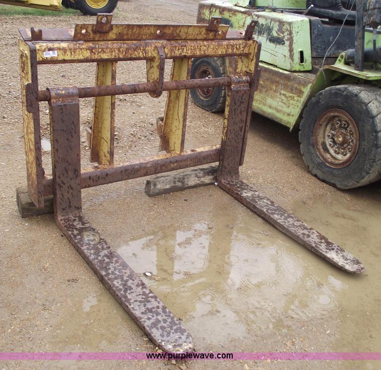 image for item 5422 Balderson 48" universal loader forks