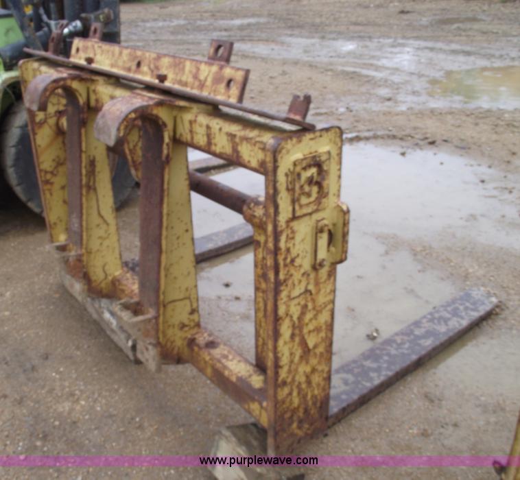 image for item 5422 Balderson 48" universal loader forks