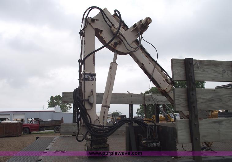 image for item 5426 1986 International 1654 flatbed truck with auto crane