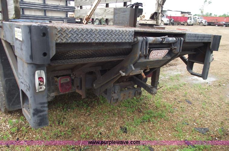 image for item 5426 1986 International 1654 flatbed truck with auto crane