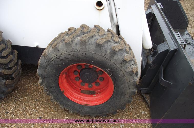 image for item 5427 1992 Bobcat 943 skid steer