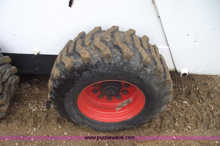 image for item 5427 1992 Bobcat 943 skid steer