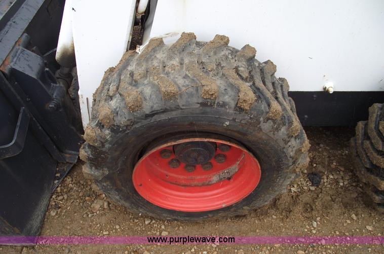 image for item 5427 1992 Bobcat 943 skid steer