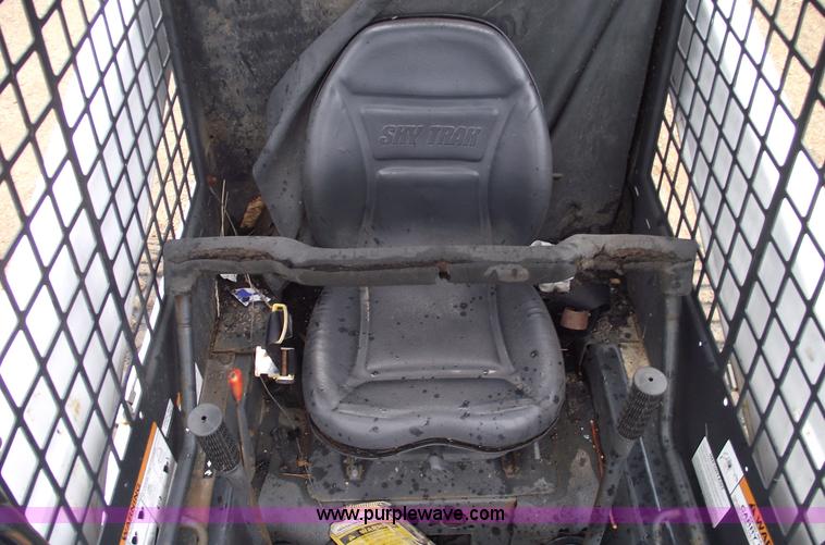 image for item 5427 1992 Bobcat 943 skid steer