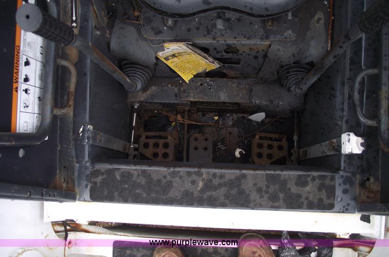 image for item 5427 1992 Bobcat 943 skid steer