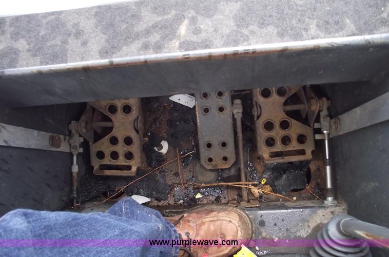 image for item 5427 1992 Bobcat 943 skid steer