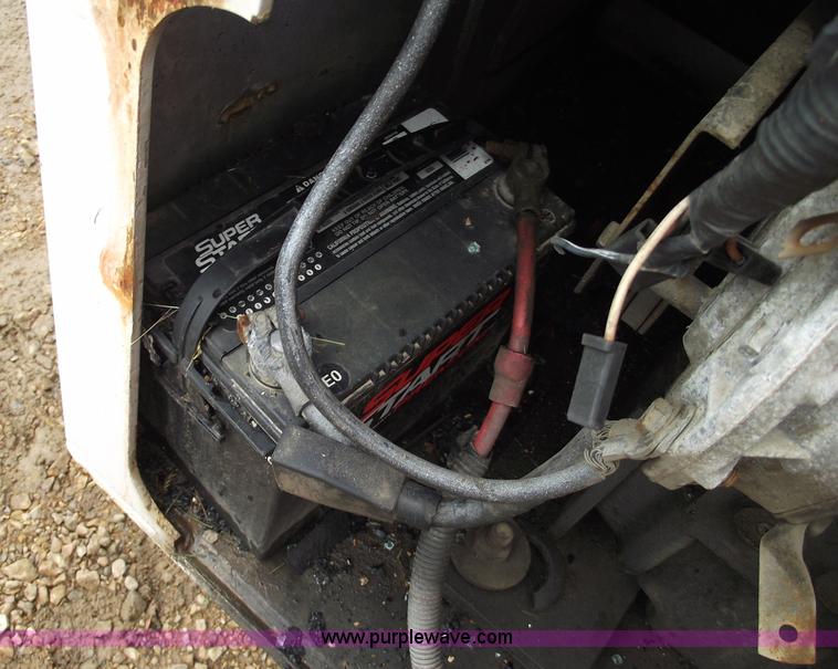 image for item 5427 1992 Bobcat 943 skid steer