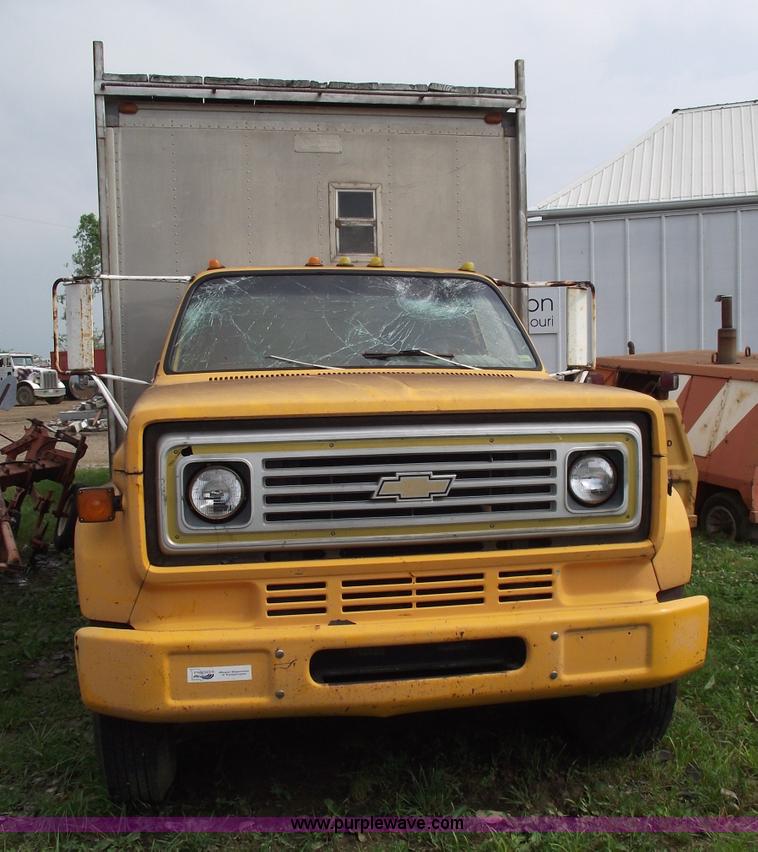 image for item 5429 1986 Chevrolet C60 box truck