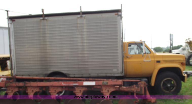 image for item 5429 1986 Chevrolet C60 box truck