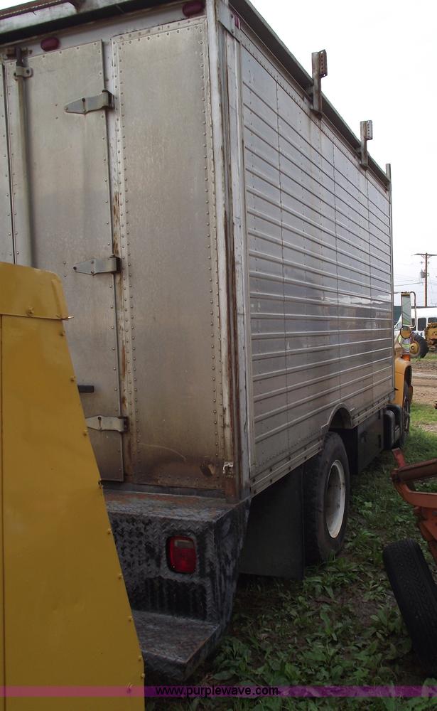 image for item 5429 1986 Chevrolet C60 box truck