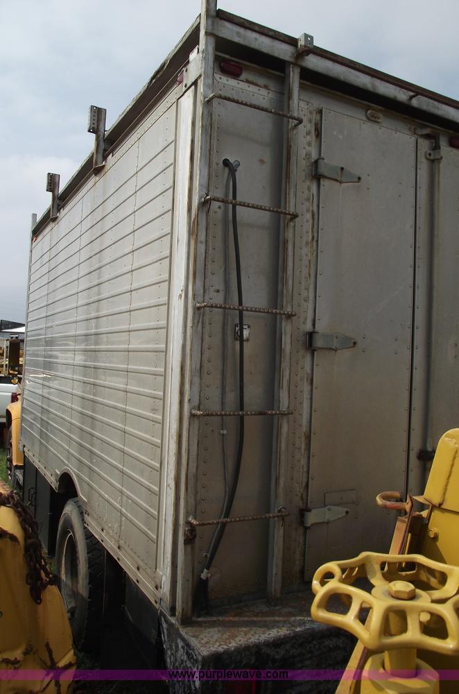 image for item 5429 1986 Chevrolet C60 box truck