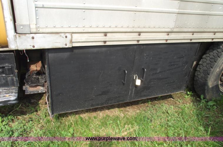 image for item 5429 1986 Chevrolet C60 box truck