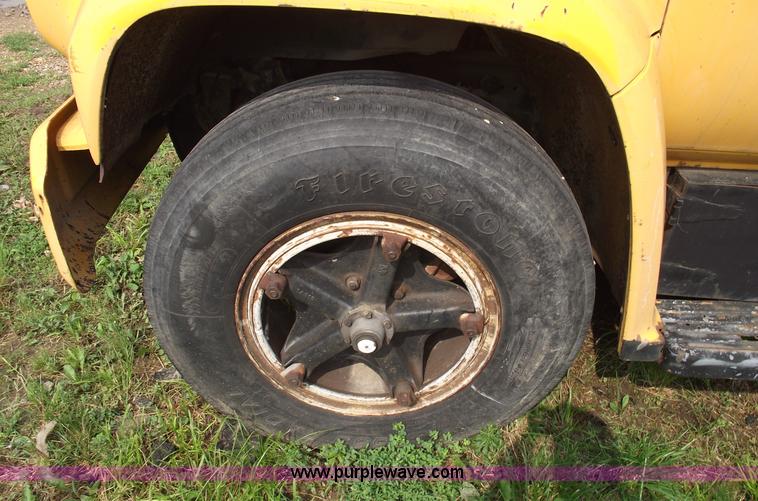 image for item 5429 1986 Chevrolet C60 box truck