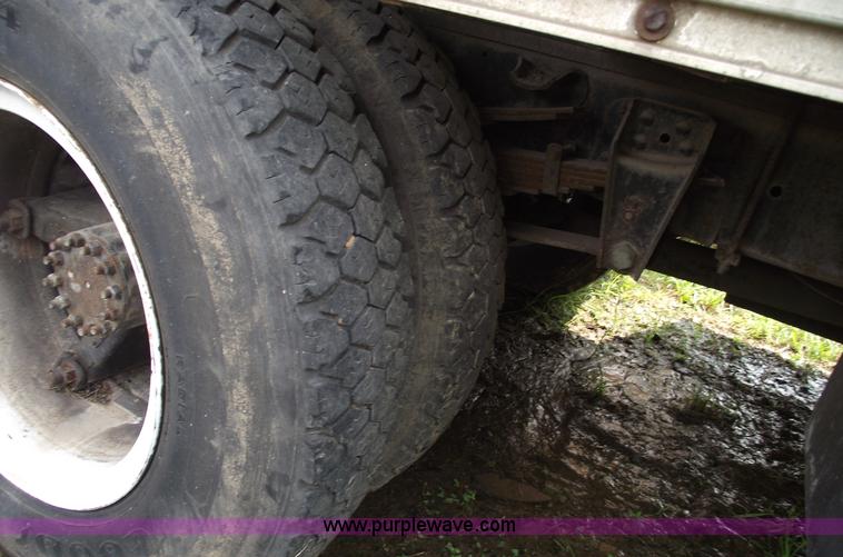 image for item 5429 1986 Chevrolet C60 box truck