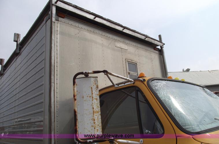 image for item 5429 1986 Chevrolet C60 box truck