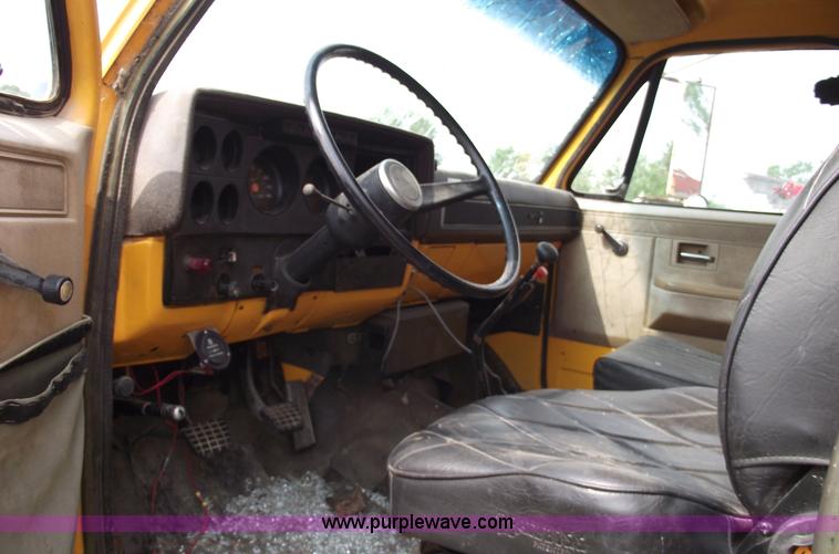 image for item 5429 1986 Chevrolet C60 box truck