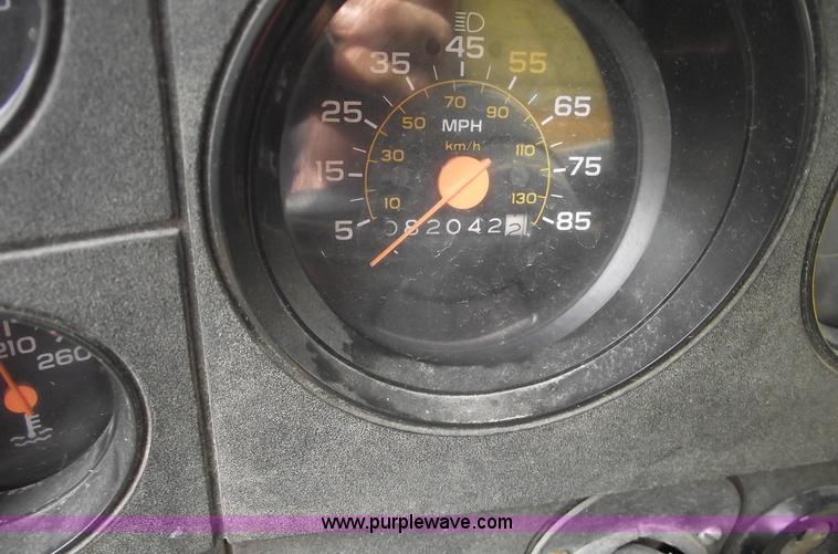 image for item 5429 1986 Chevrolet C60 box truck