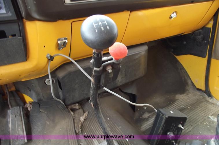 image for item 5429 1986 Chevrolet C60 box truck