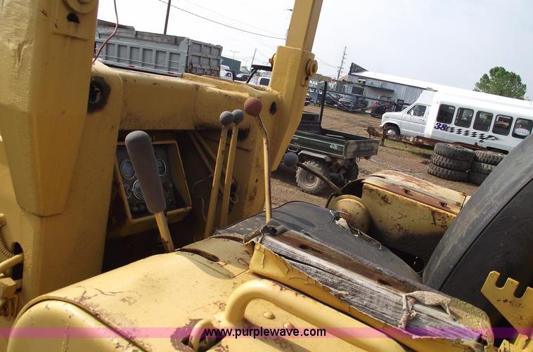 image for item 5431 Dresser 100C track loader with forks