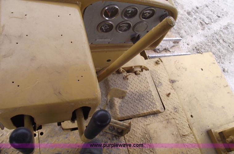 image for item 5441 1974 Caterpillar D8H dozer