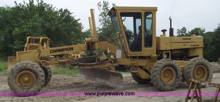 image for item 5442 1991 Champion 720A motor grader