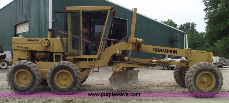 image for item 5442 1991 Champion 720A motor grader