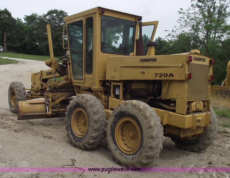 image for item 5442 1991 Champion 720A motor grader