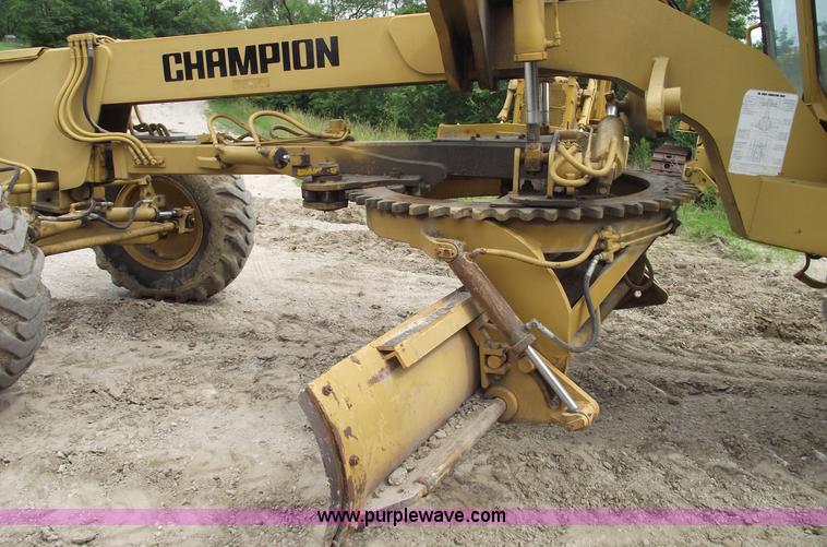 image for item 5442 1991 Champion 720A motor grader