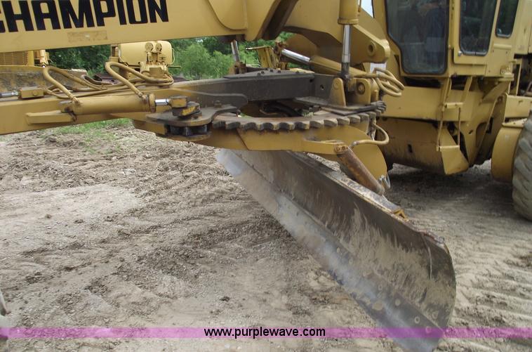 image for item 5442 1991 Champion 720A motor grader