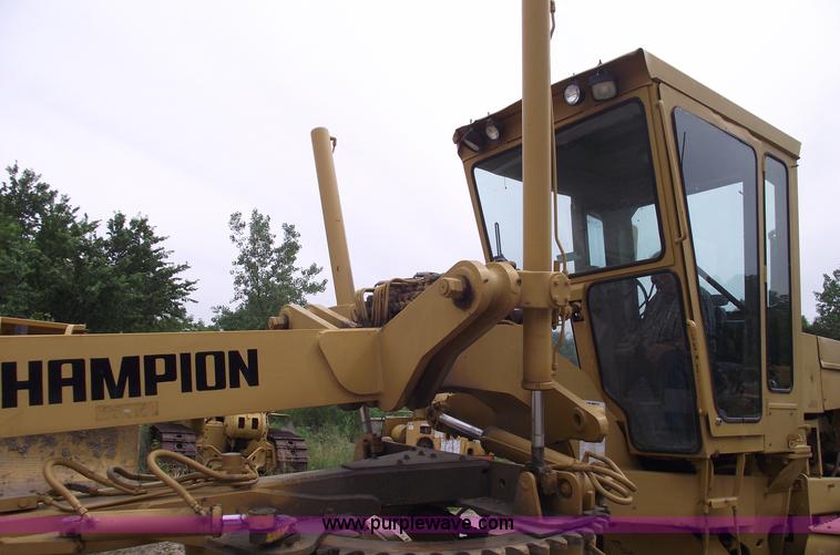 image for item 5442 1991 Champion 720A motor grader