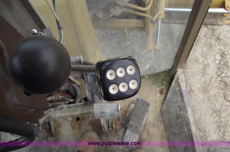 image for item 5442 1991 Champion 720A motor grader