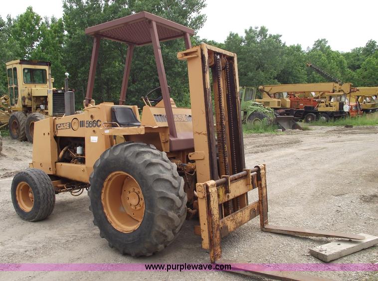 image for item 5443 Case 586C rough terrain forklift